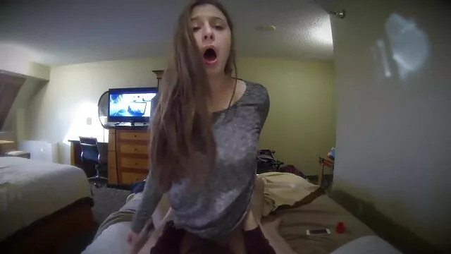 Molly Mormon se folla a un fan de SLC sexo gratis con viejitas
